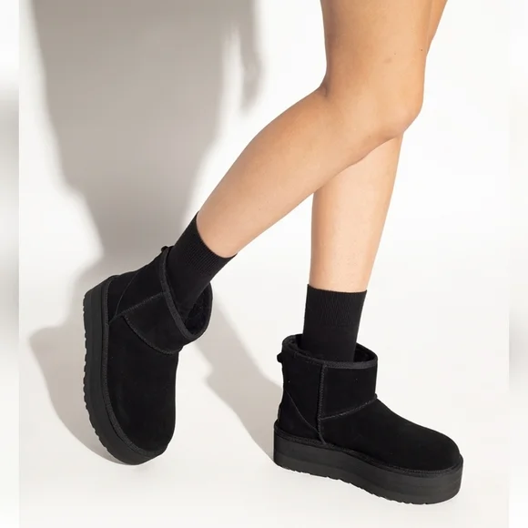 UGG クラシックミニプラットフォーム7